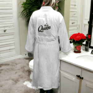 הדפסה על חלוק רחצה לאשה