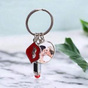 מחזיק מפתחות חתום בנשיקה