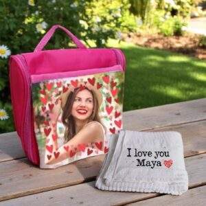 סט מתנה לאישה: תיק רחצה ומגבת רחצה