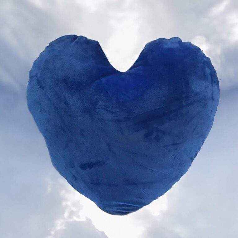 לב כחול-Photoroom (4)